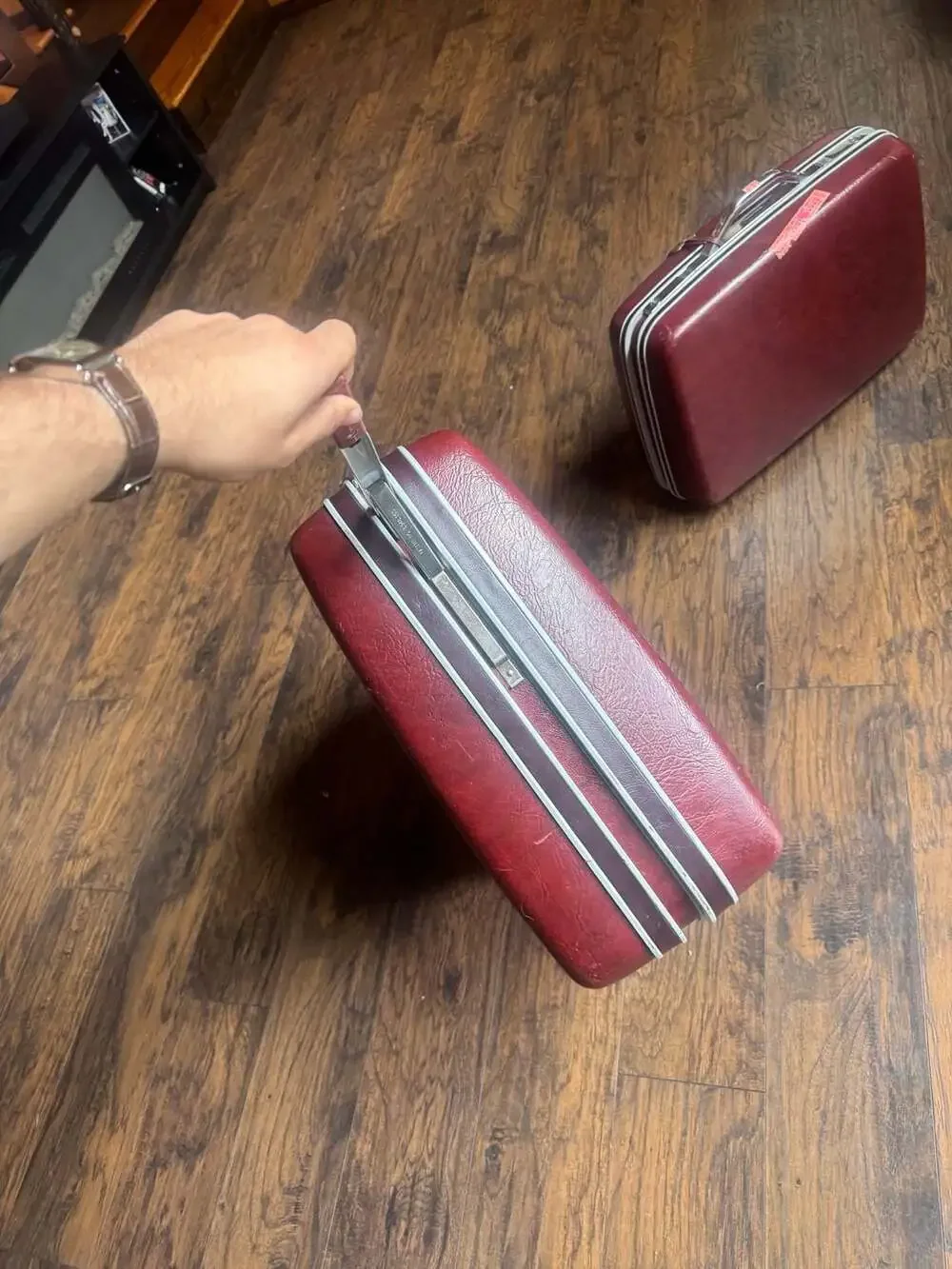 Samsonite classic silhouette